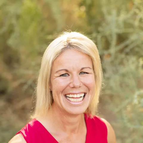 Photo of Jamie Gustafson