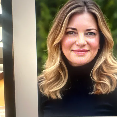 Photo of Wendy Satmary